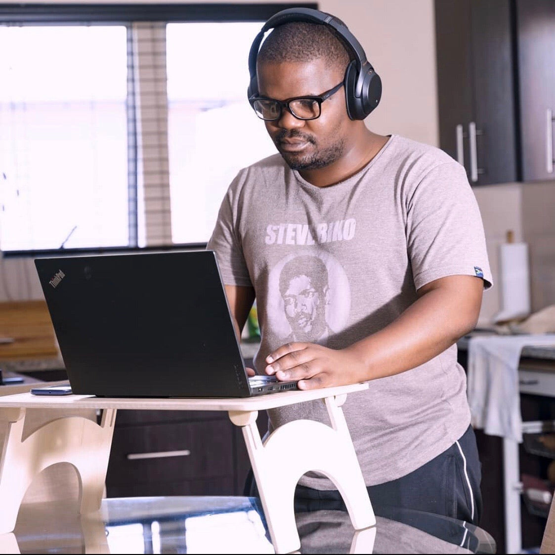 Standing Desk Bed Laptop Table Wavy