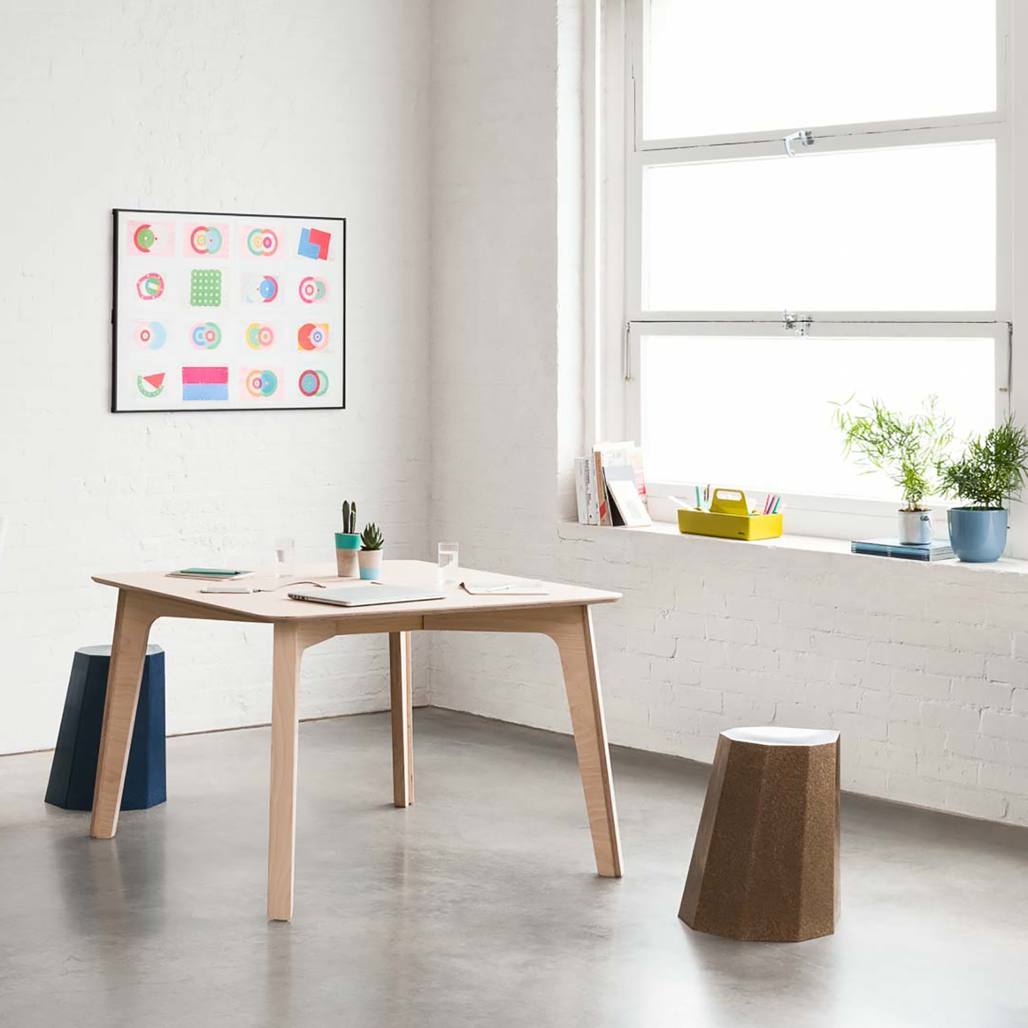 Hot desk co-work coworking seating furniture office studio collaboration table social office ergonomic