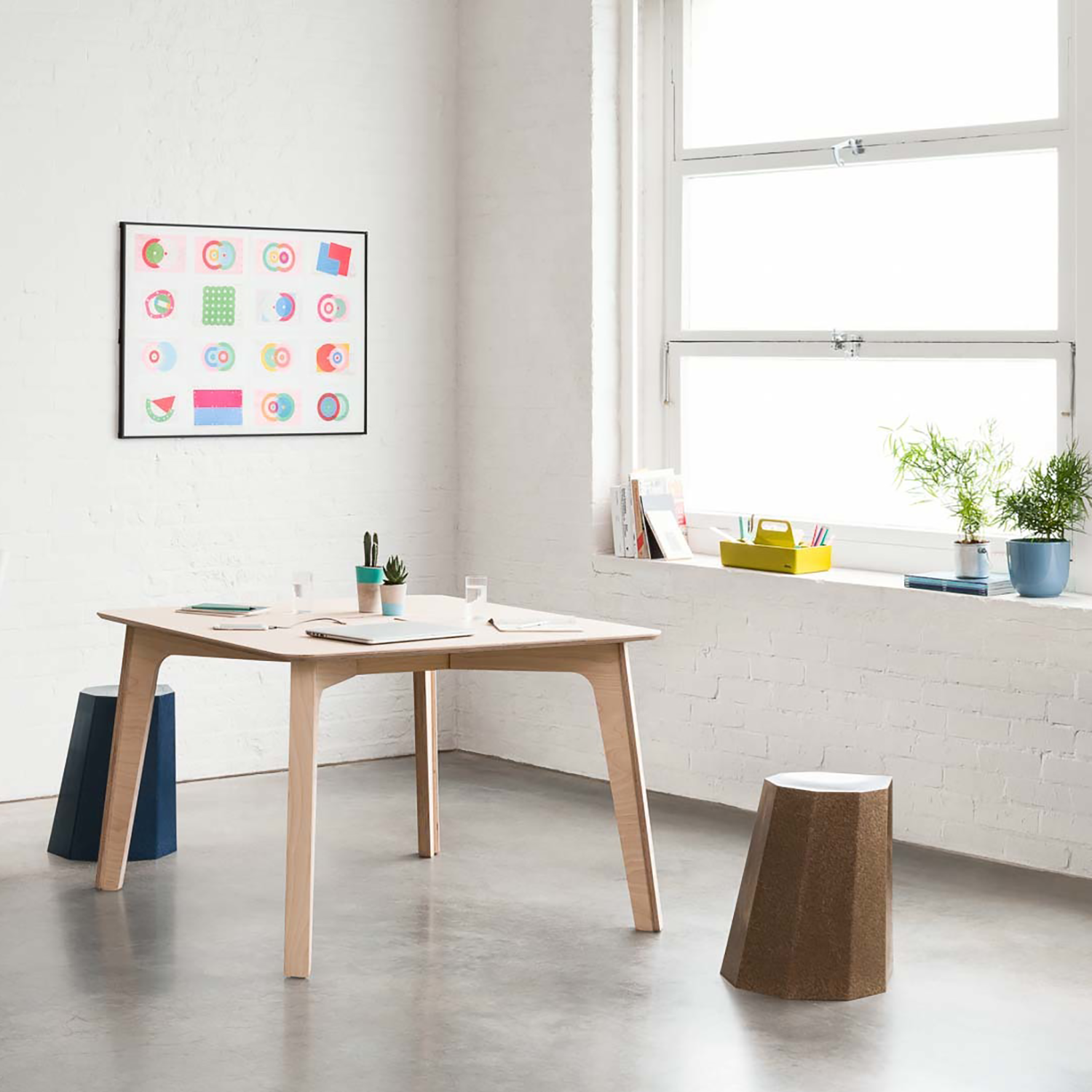 Hot desk co-work coworking seating furniture office studio collaboration table social office ergonomic
