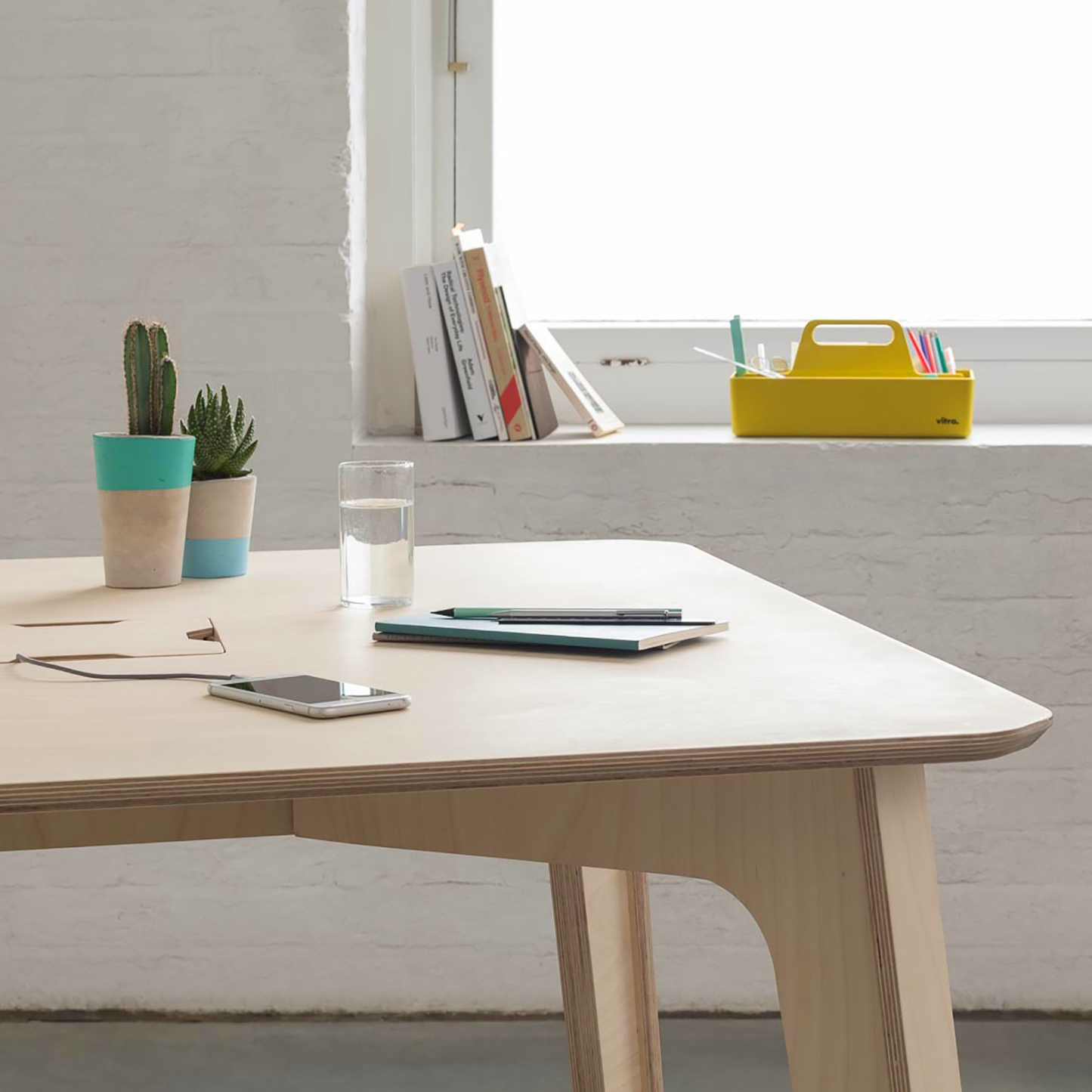 Hot desk co-work coworking seating furniture office studio collaboration table social office ergonomic